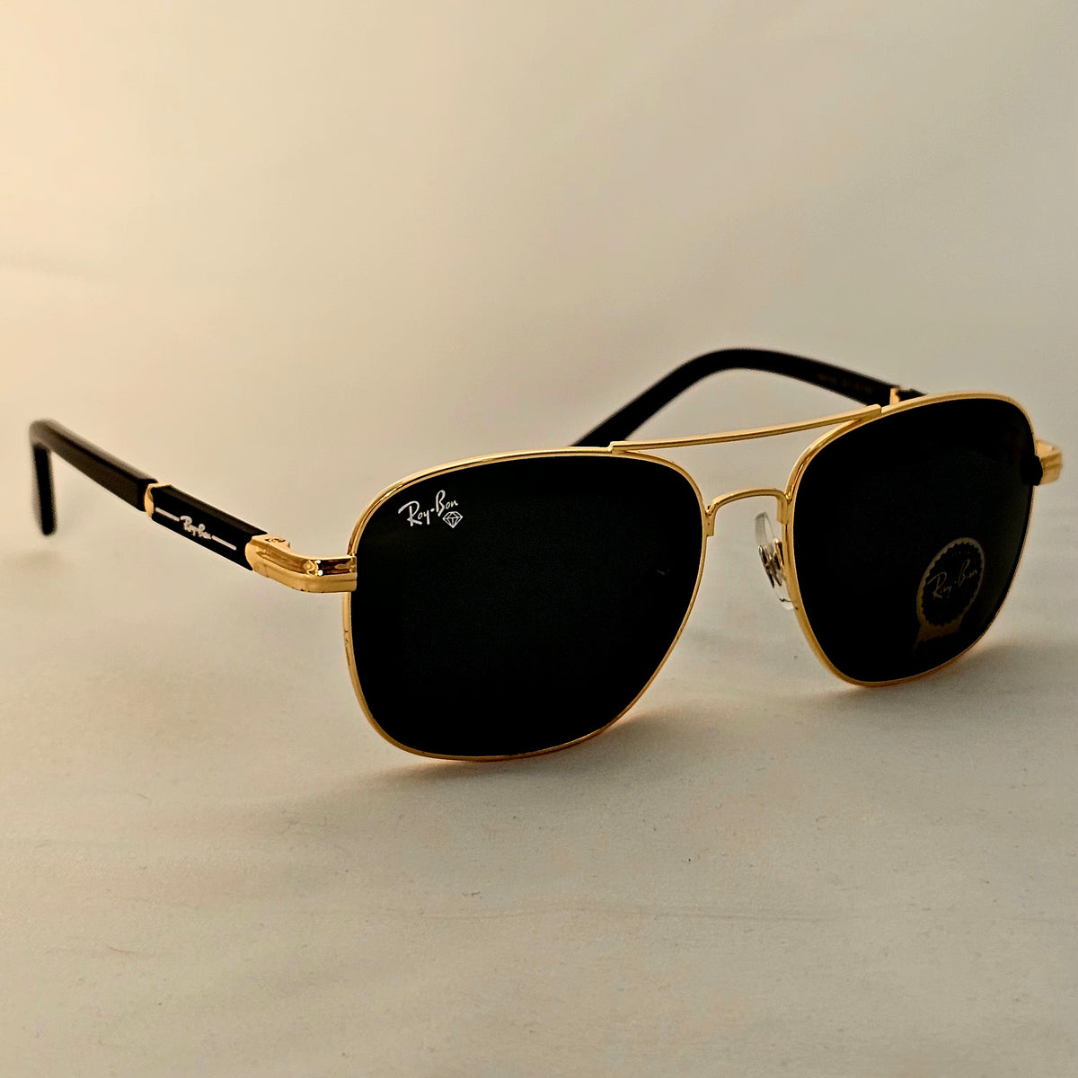 نظارة ريبان مربعة بعدسات دايموند وذراع رابر