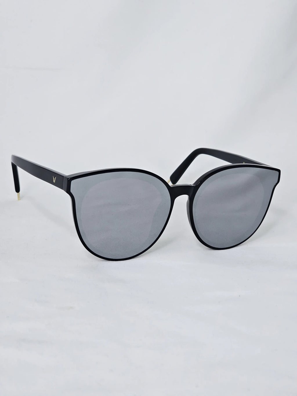 Gentle Monster Black Peter 01