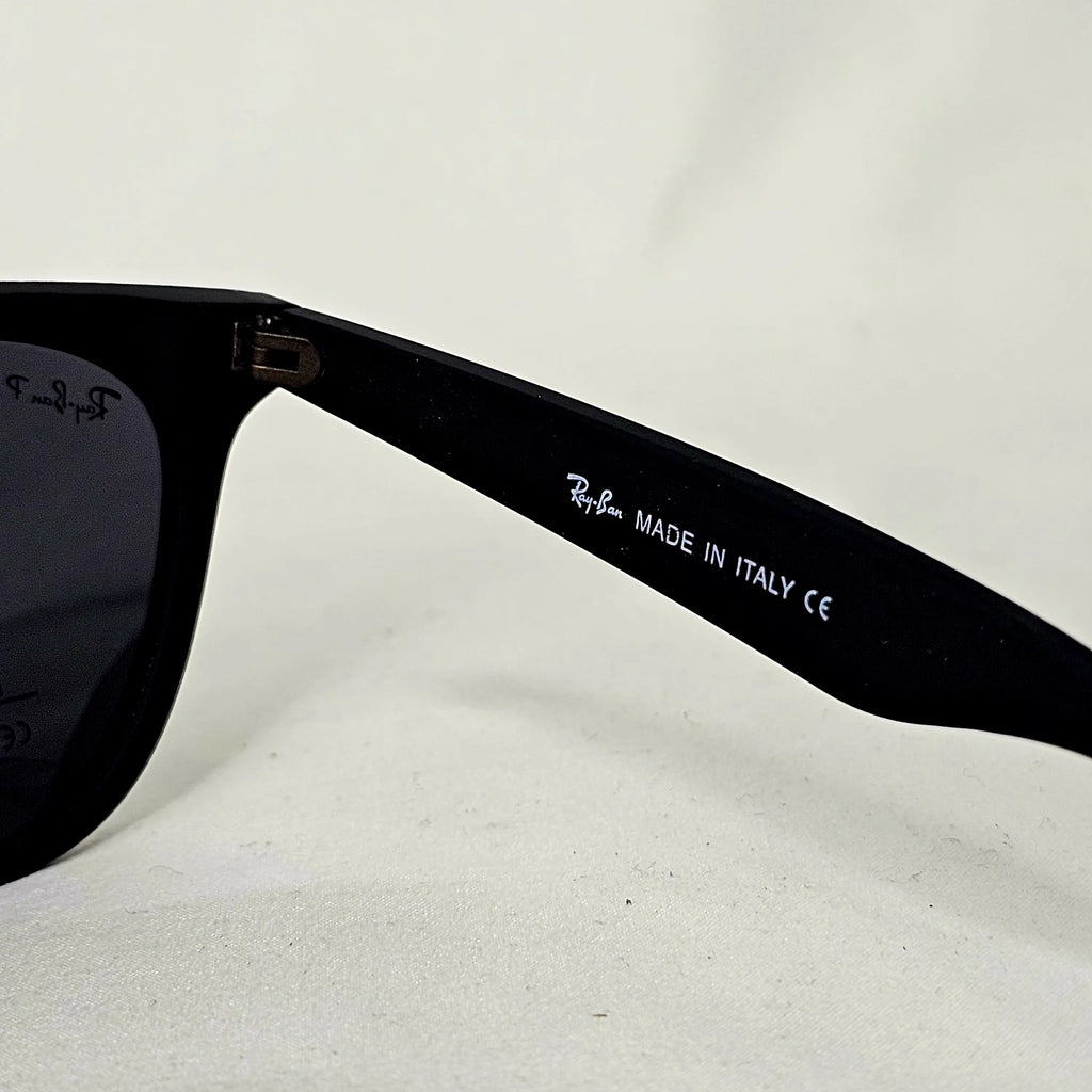 نظارة ري بان R4567 Polarized - تصميم "أوفر سايز" عصري بعدسات بولارايزد وحماية UV400