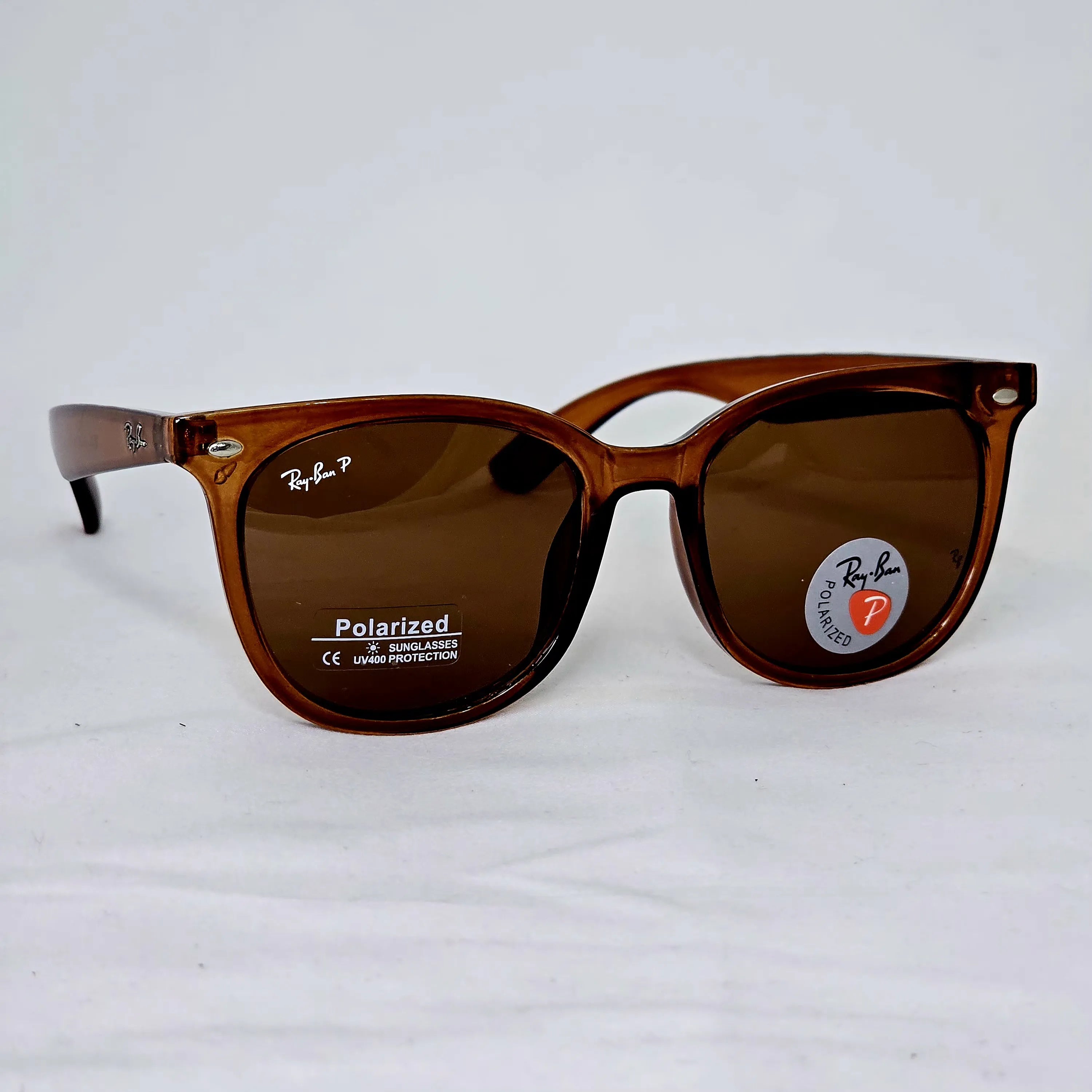 نظارة ري بان R4567 Polarized - تصميم "أوفر سايز" عصري بعدسات بولارايزد وحماية UV400