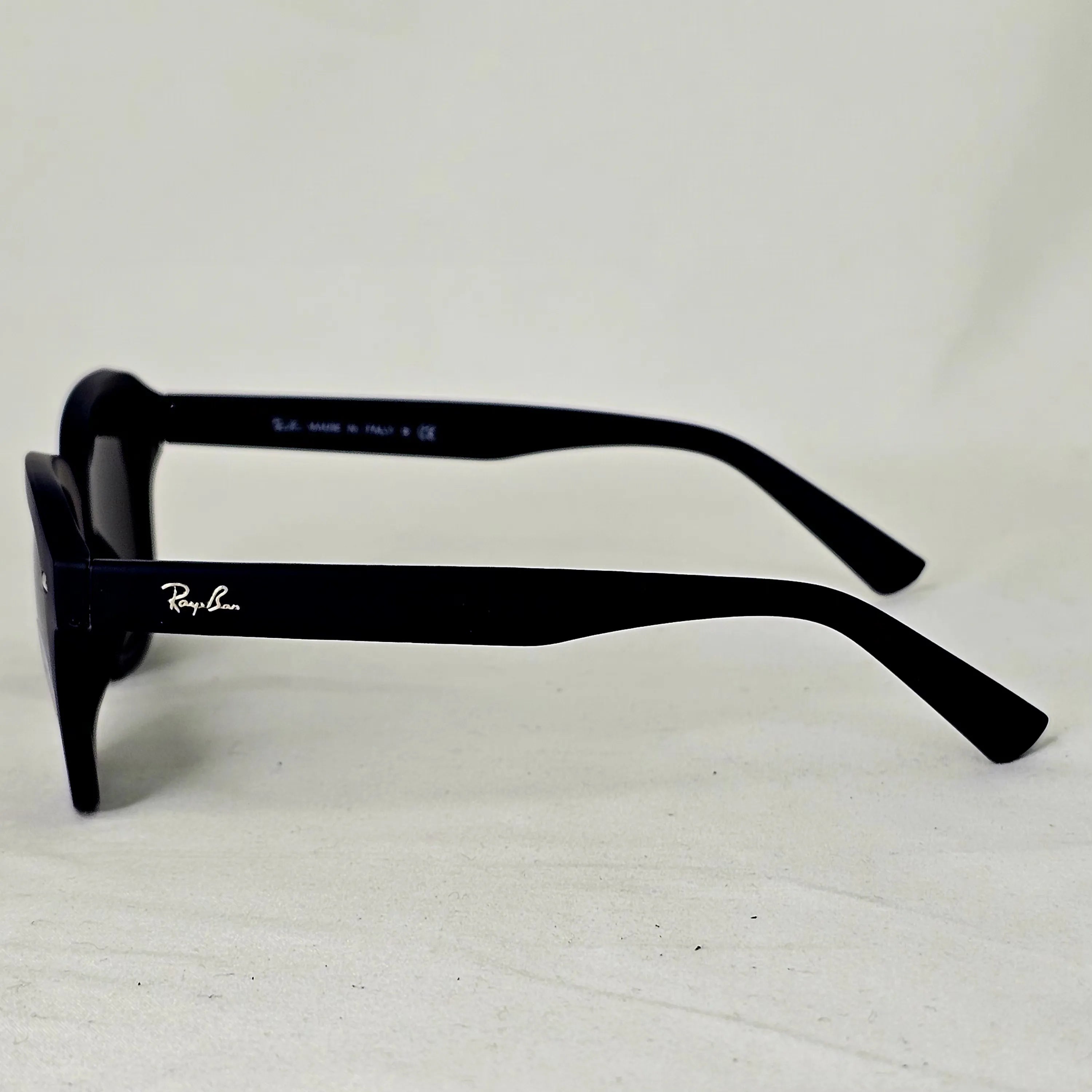 نظارة ري بان RB4566 Polarized ويفاير 2026