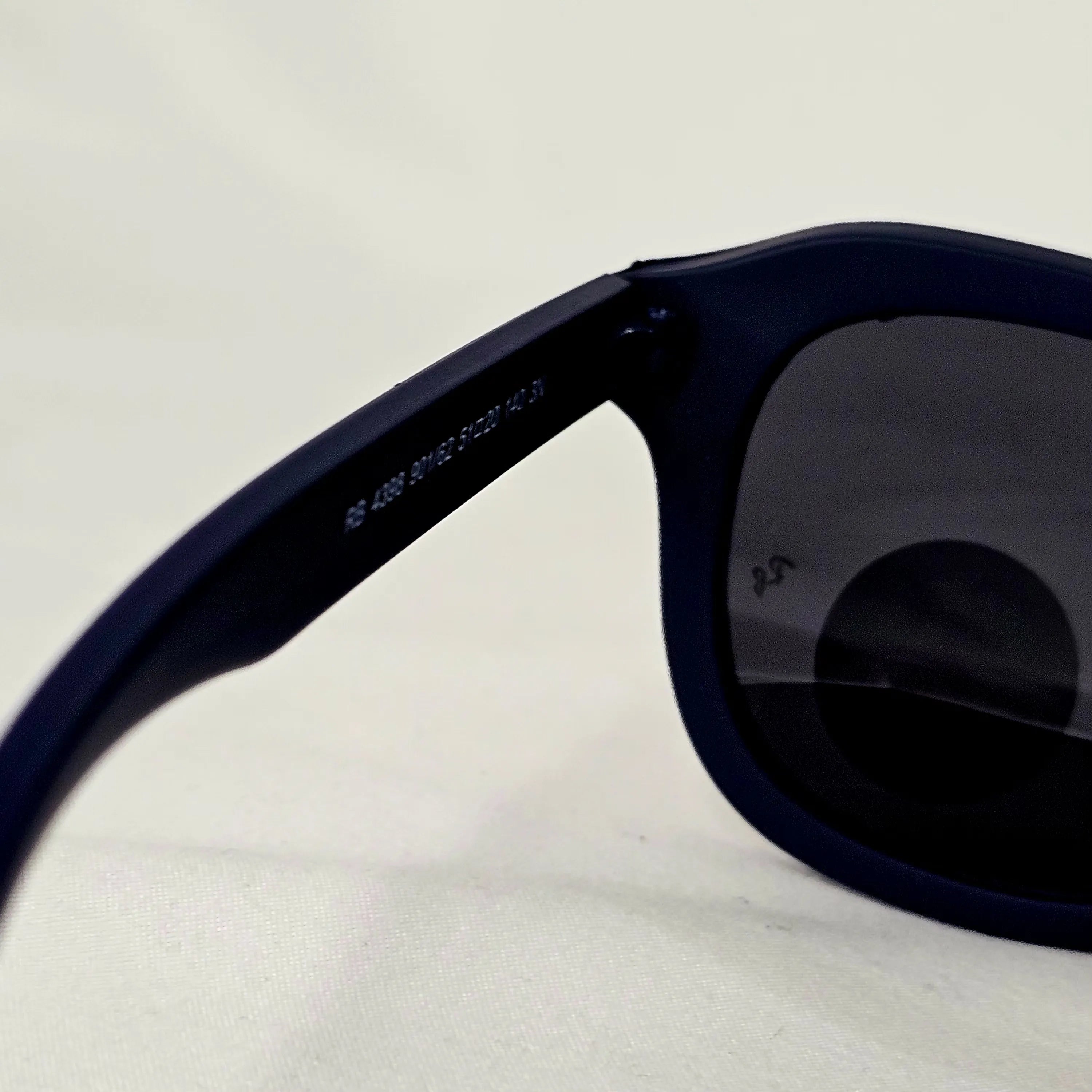 نظارة ري بان RB4566 Polarized ويفاير 2026