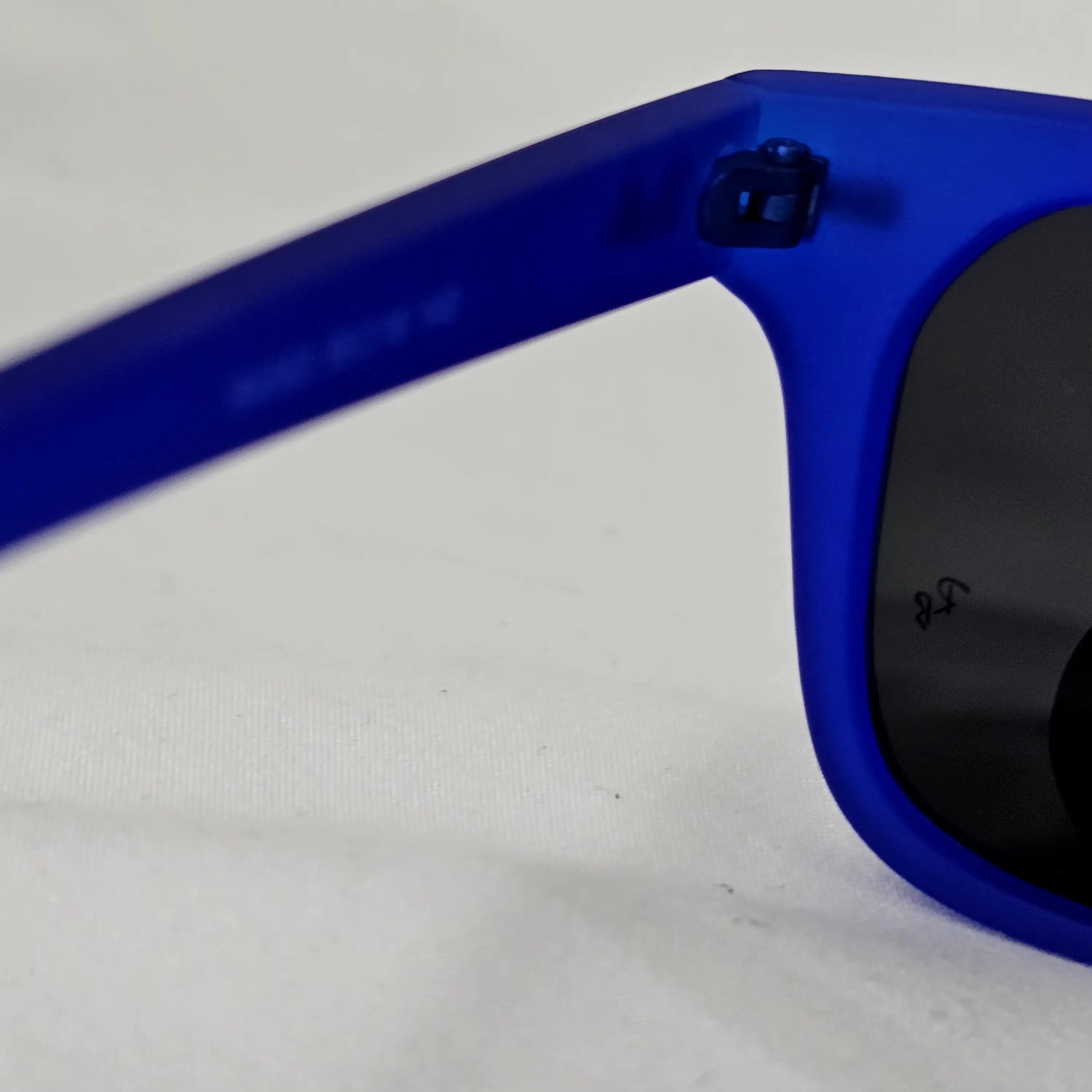 نظارة ري بان R4568 Polarized وي فاير