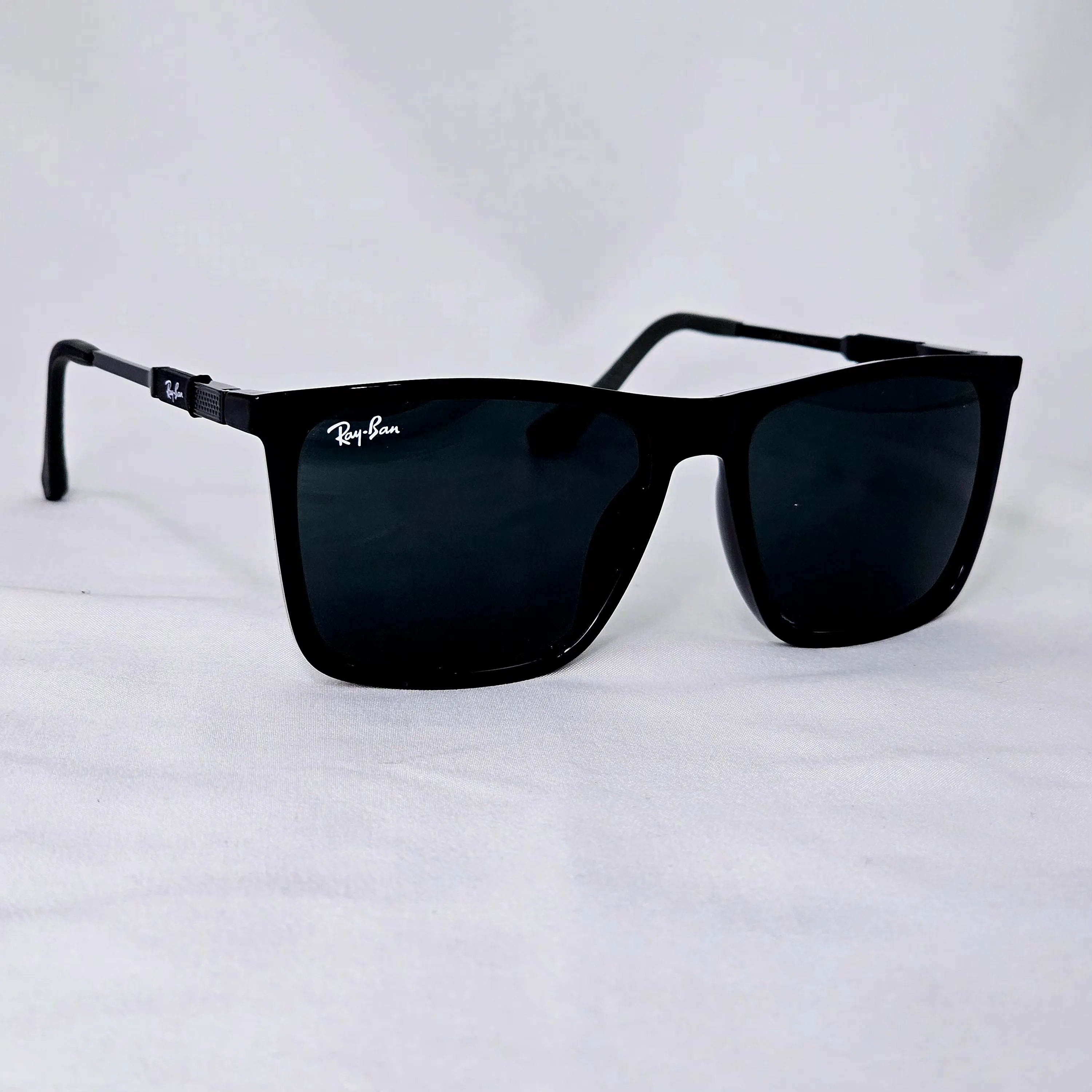 Ray-Ban Justin بعدسات زجاج وحماية uv 400