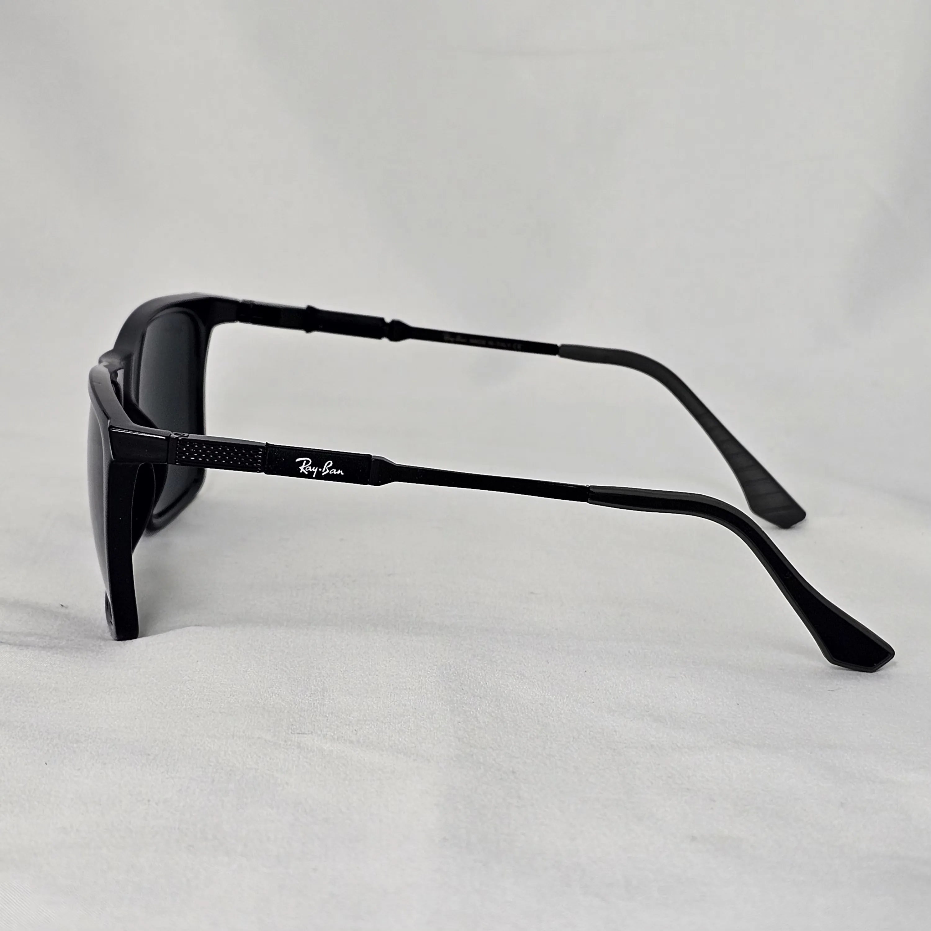 Ray-Ban Justin بعدسات زجاج وحماية uv 400