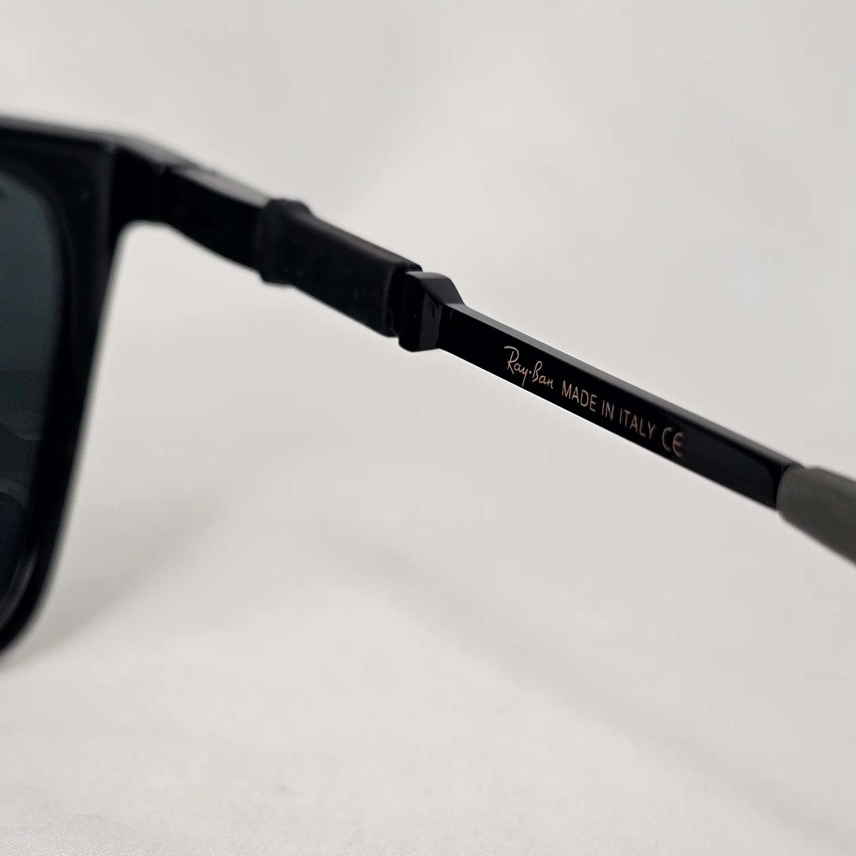 Ray-Ban Justin بعدسات زجاج وحماية uv 400