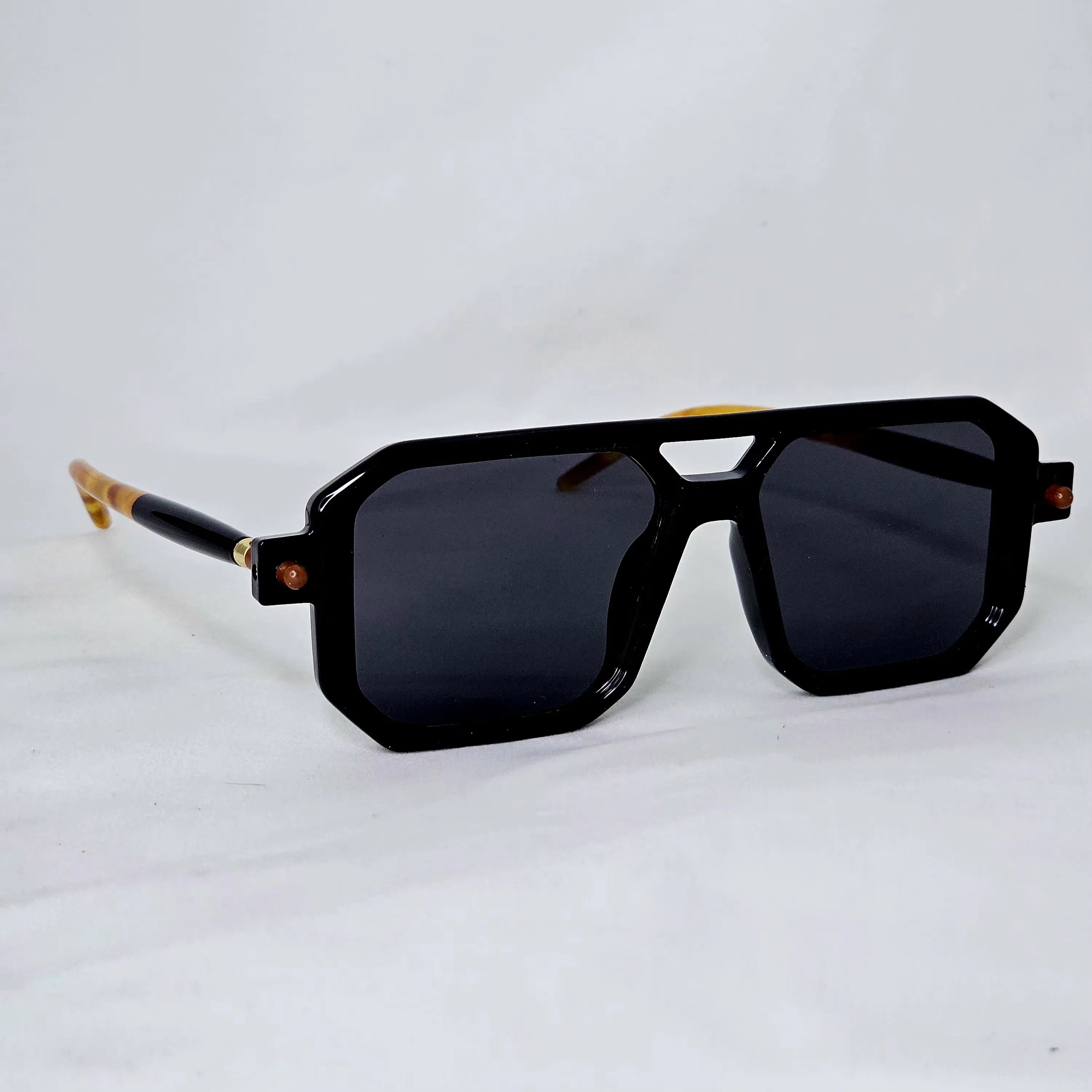 Bold Flat-Top Hexagon Sunglasses Main image