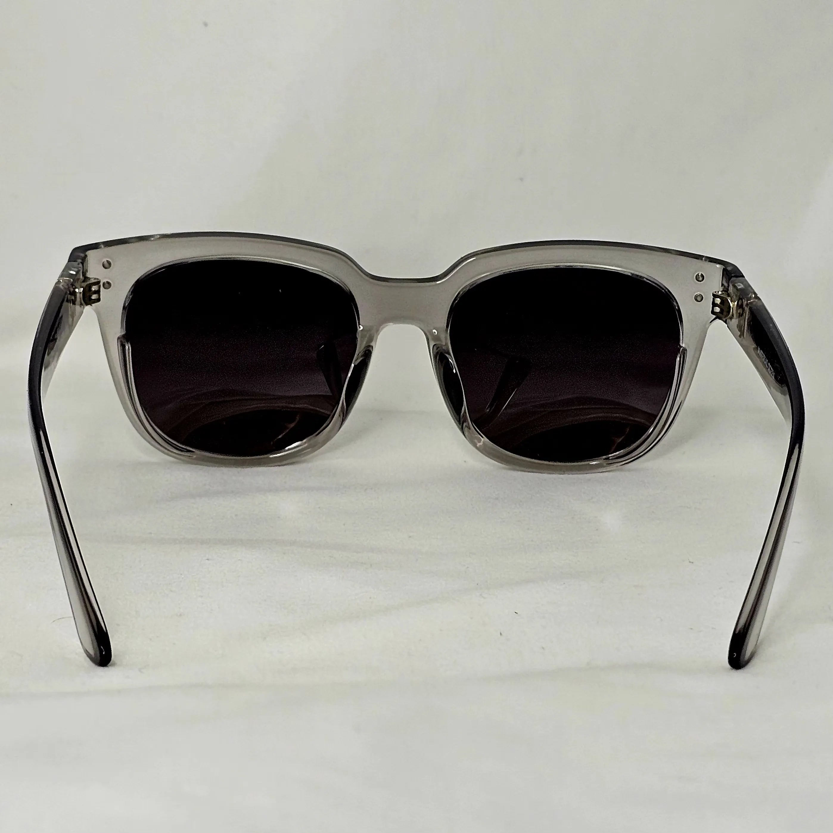 Material QUEEN Crystal Smoke Sunglasses