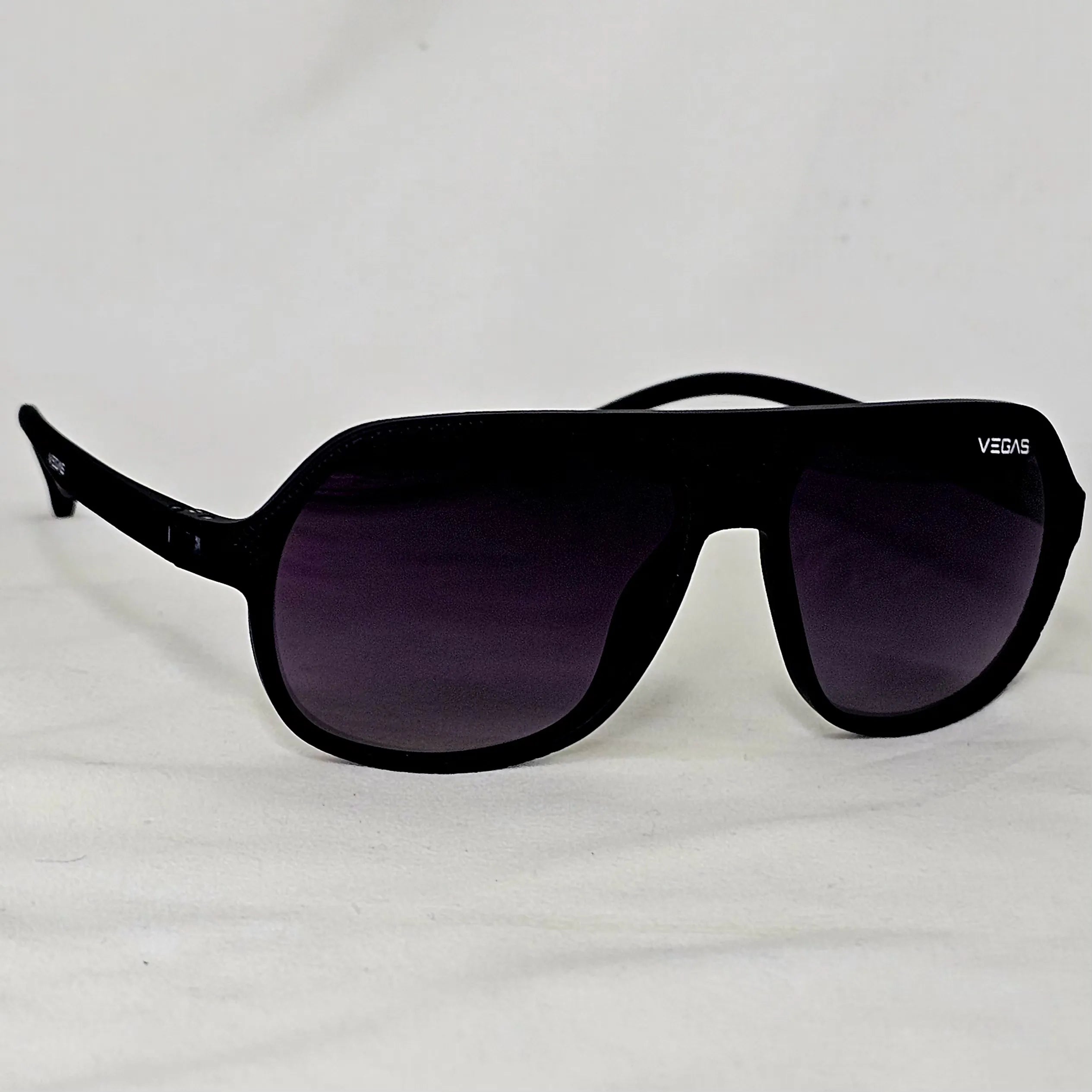 V7 Vegas Aviator Modern Main image
