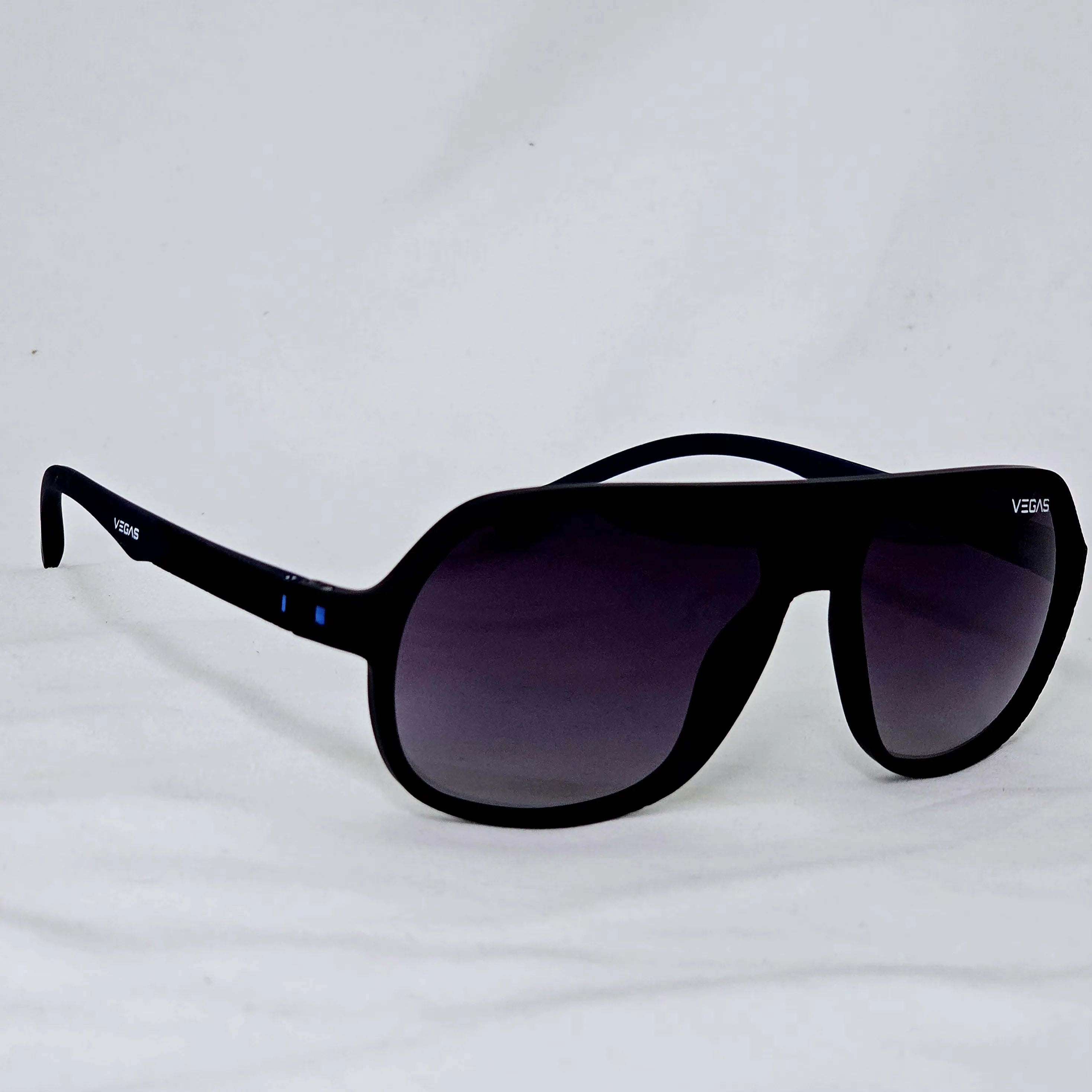 V7 Vegas Aviator Modern Secondary image