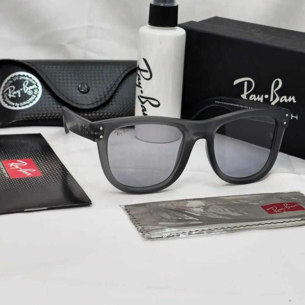 نظارة ويفاير ريفيرس 2026 - Brother Storeنظارة شمس بعدسات زجاج او بلورايز من اختيارك بتوفرلك حماية من اشعة الشمس وكمان شياكة ملهاش حدود بتيجي بالعلبة وجراب وكتالوج ومنديل وعبوة لتنظيف العدسات